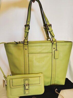 Coach Hamptons Leather Gallery Tote & Lg Wristlet Bundle in Pear Green, EUC/NWT
